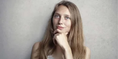 Çene Okşama - Beden Dili